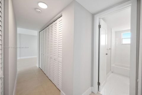 Condominium in Miami FL 14165 87th St 11.jpg