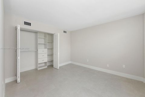 Condominium in Miami FL 14165 87th St 17.jpg