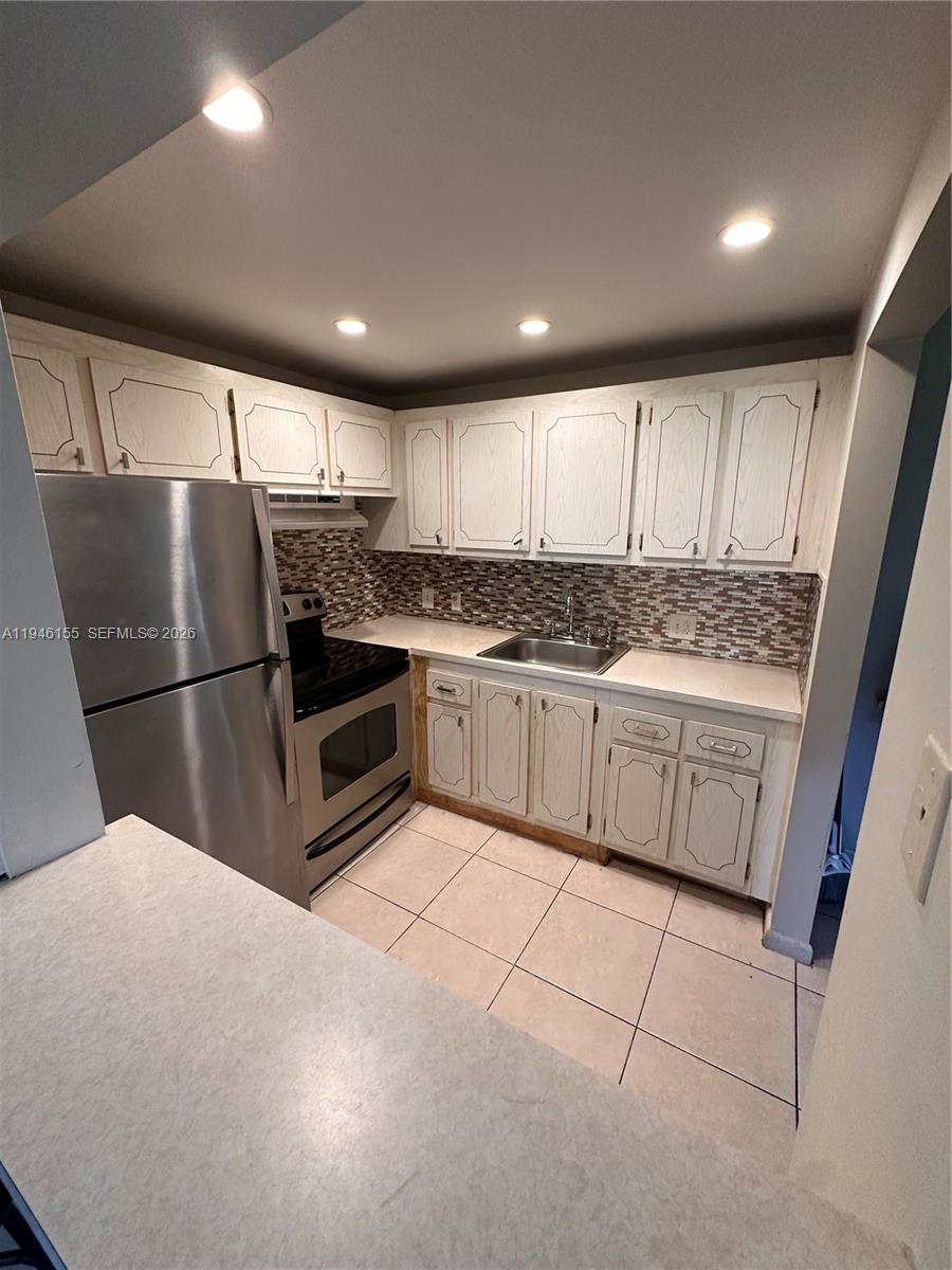 SUFFOLK AT CENTURY VILLAG - Residential