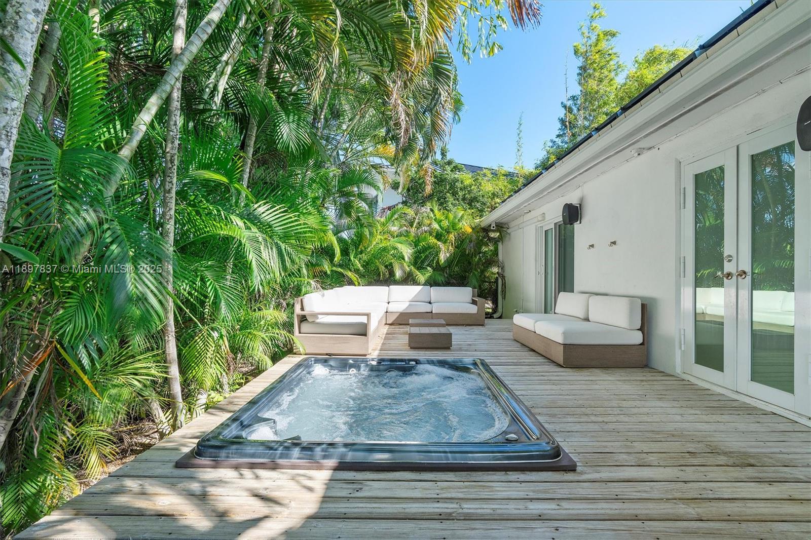 SOUTH NEW RIVER ISLES SEC - Residential