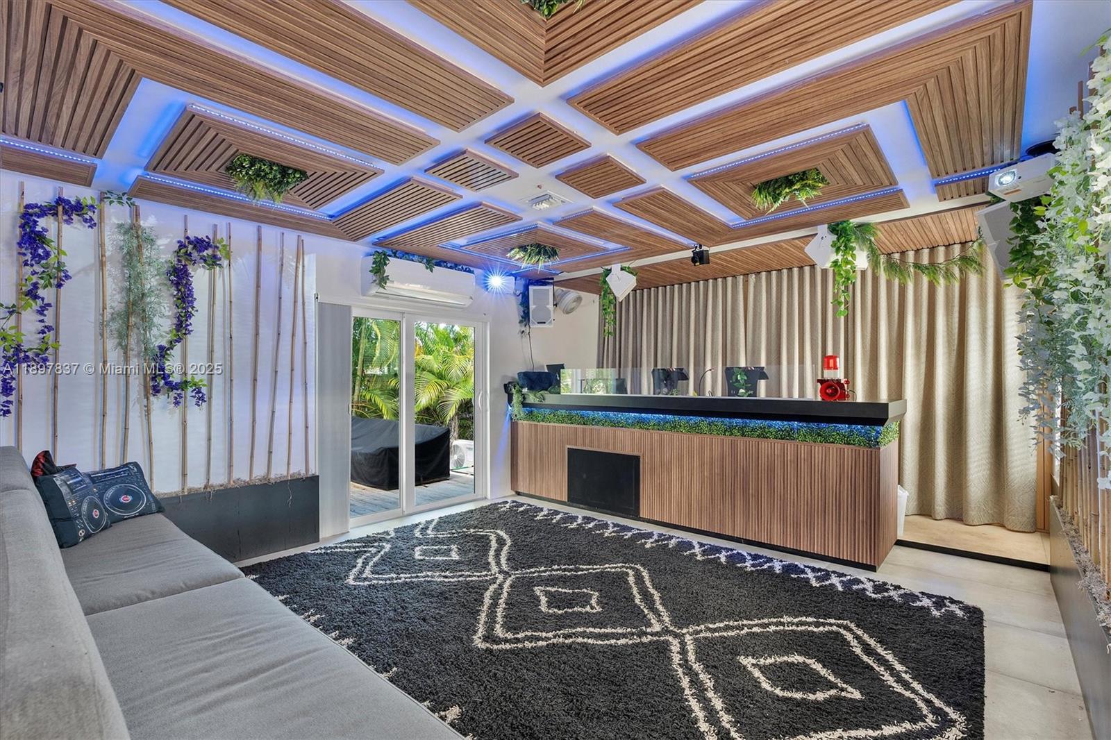 SOUTH NEW RIVER ISLES SEC - Residential