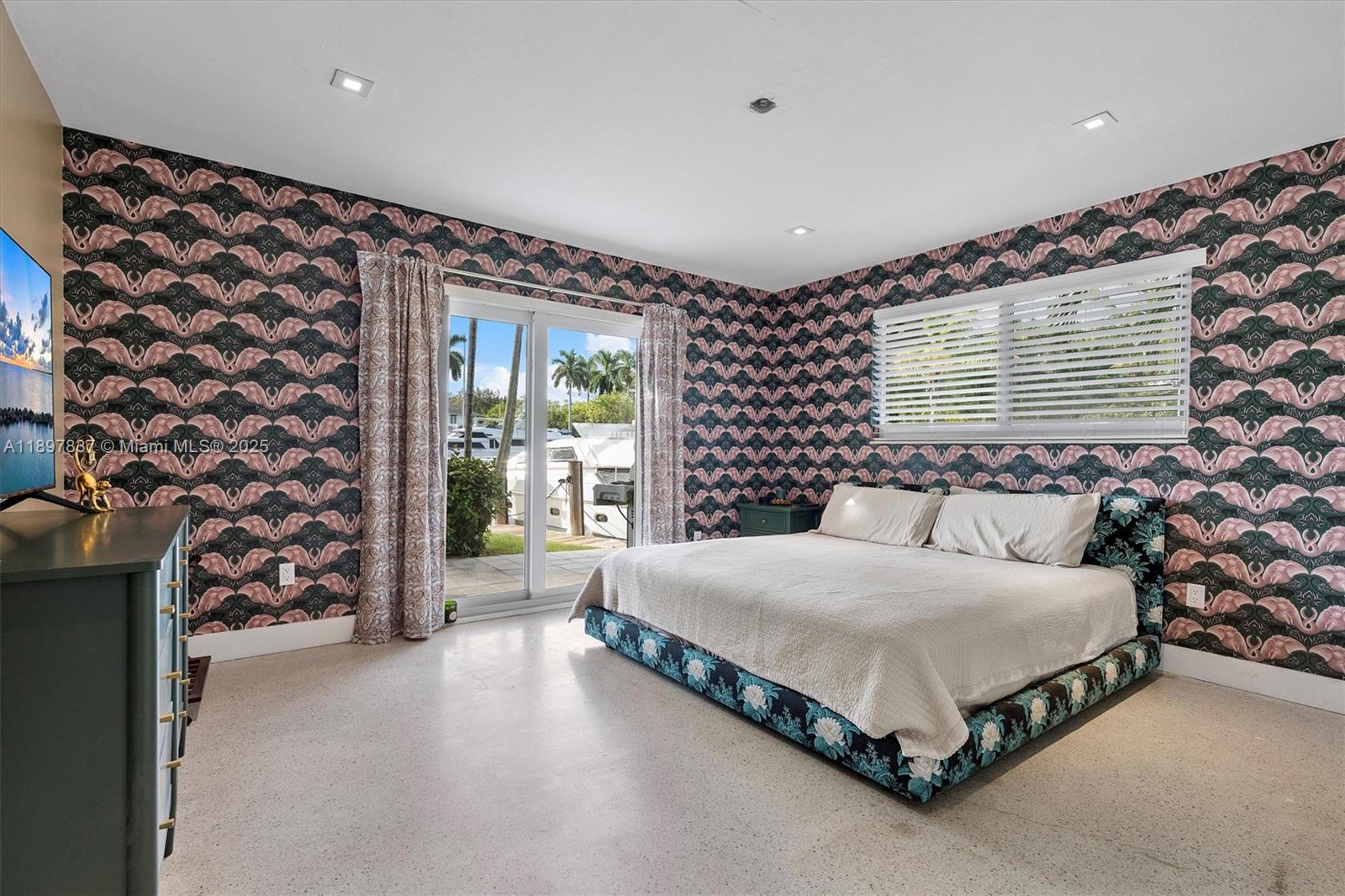 SOUTH NEW RIVER ISLES SEC - Residential