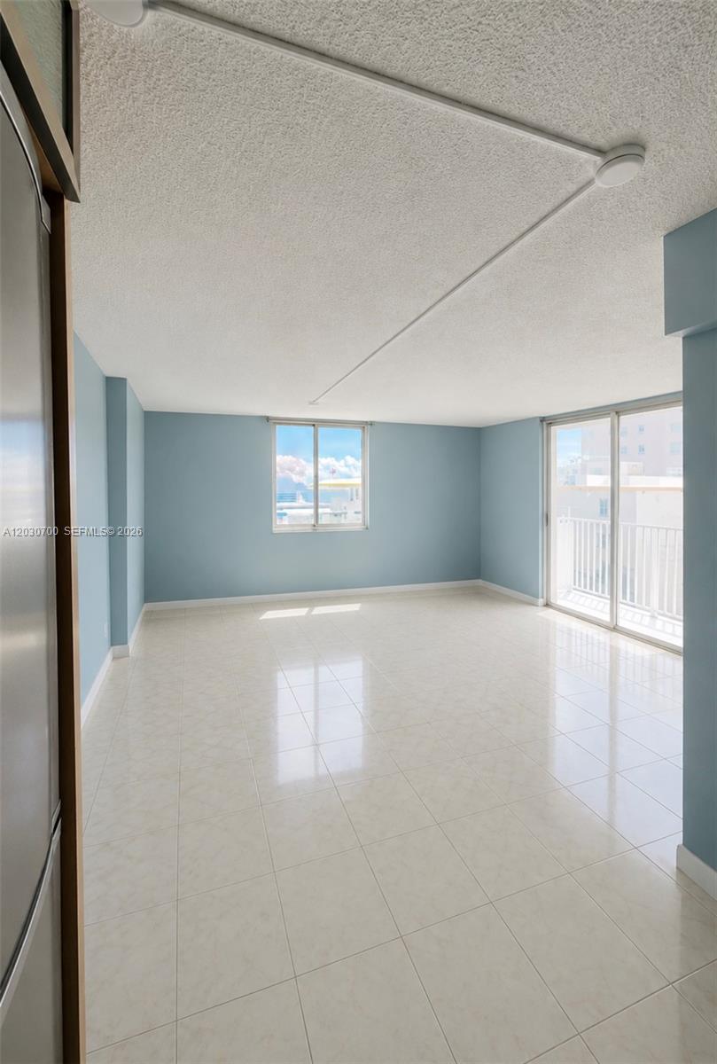 1255 Collins Ave 608