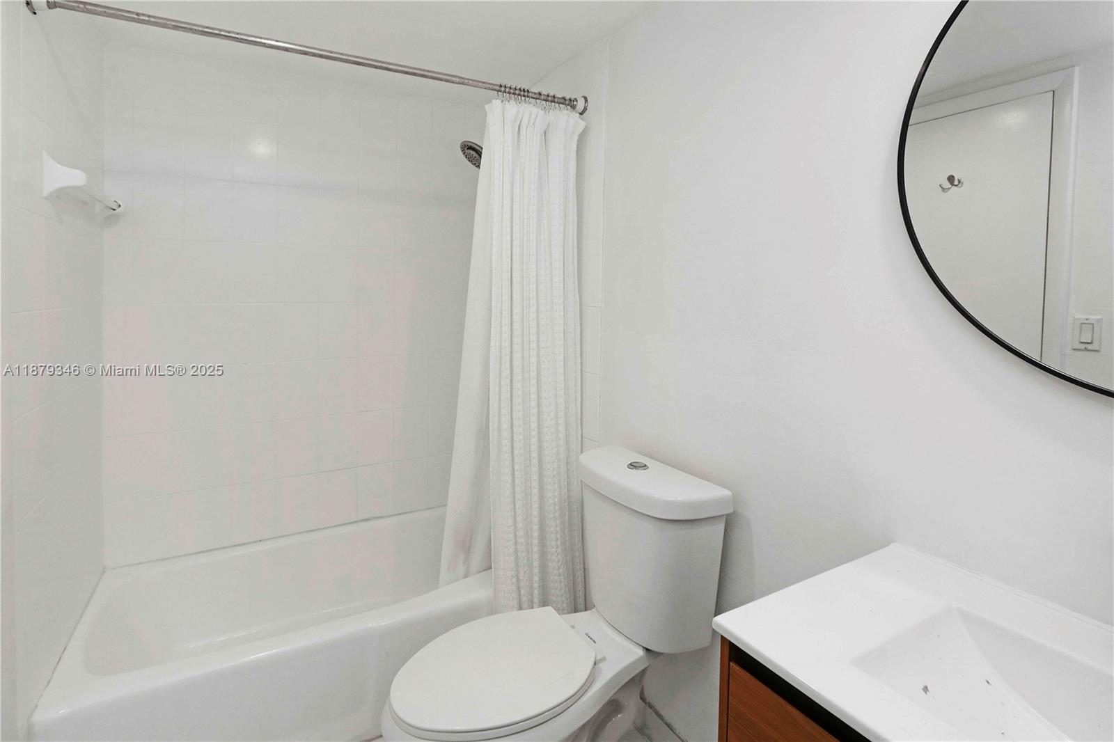GABLES WATERWAY TOWERS CO - Residential