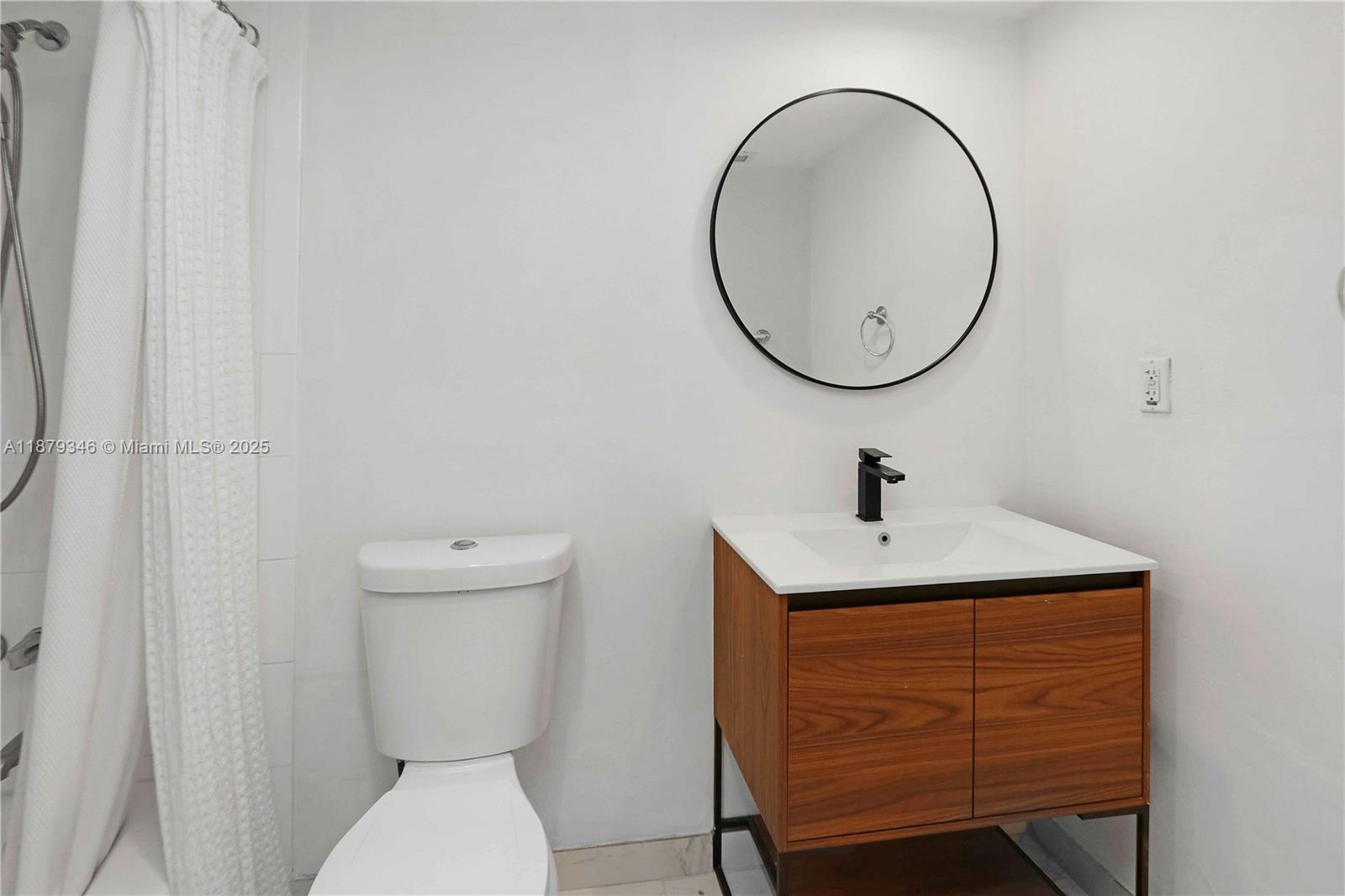GABLES WATERWAY TOWERS CO - Residential