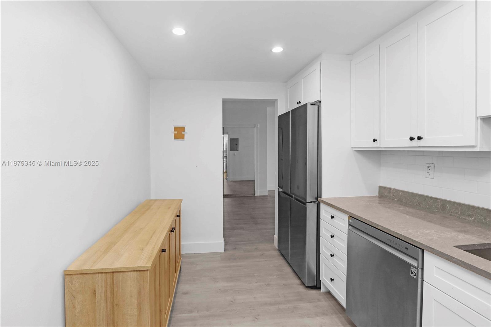 GABLES WATERWAY TOWERS CO - Residential