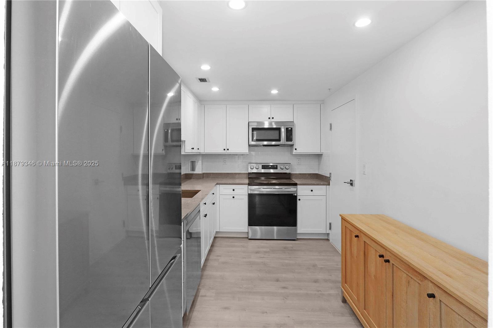 GABLES WATERWAY TOWERS CO - Residential