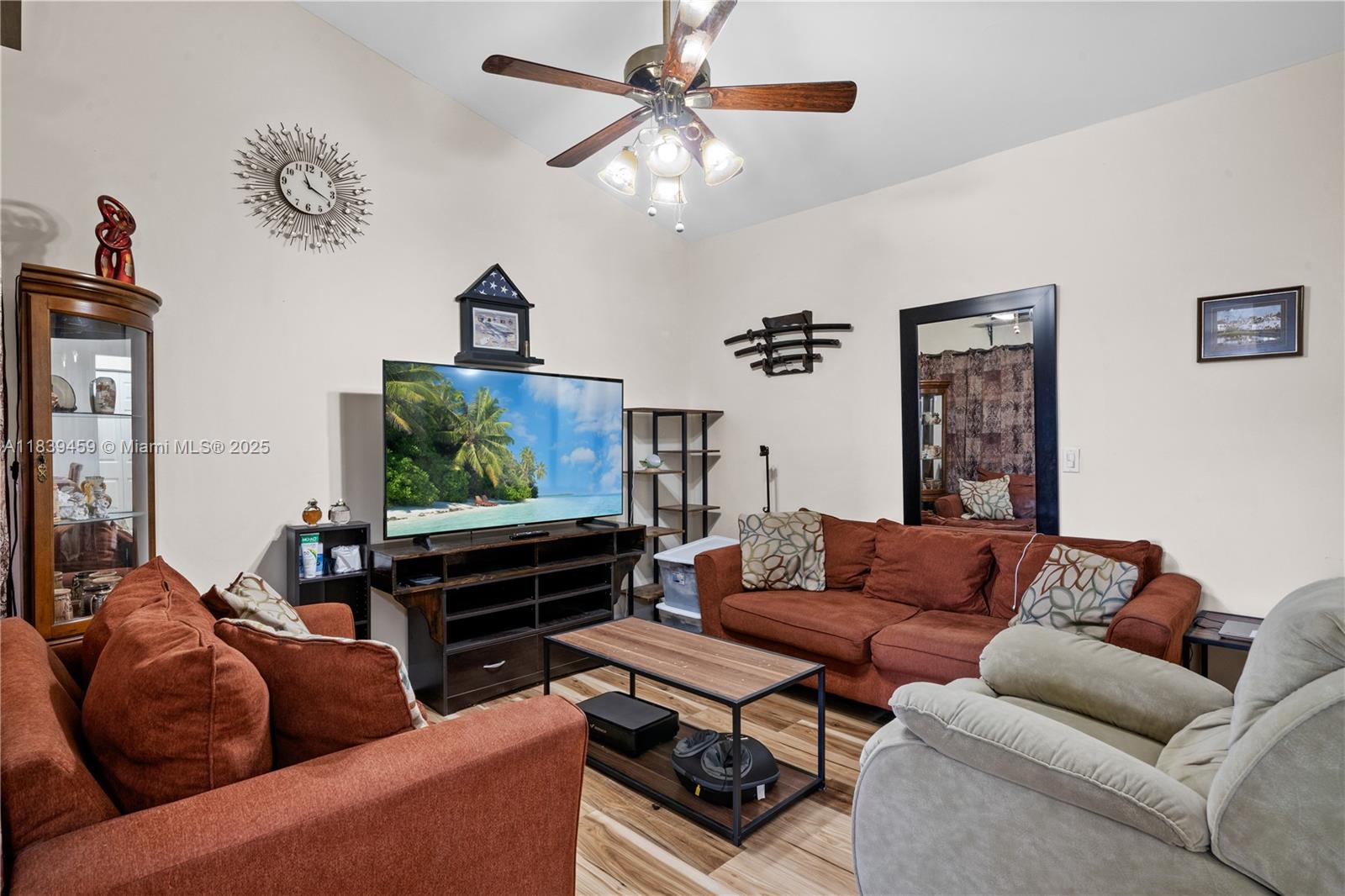 LAKESHORE CONDO 6 - Residential