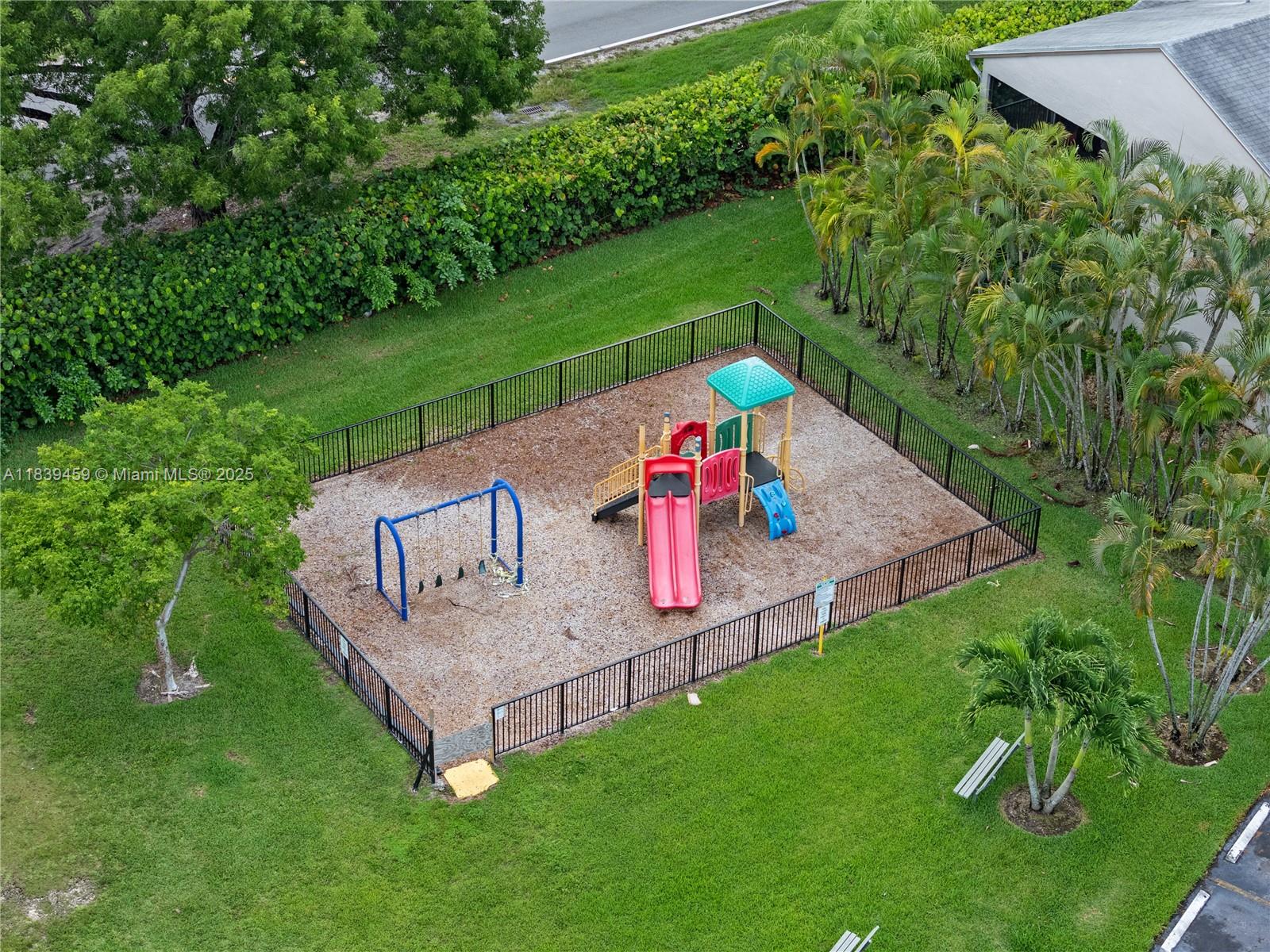 LAKESHORE CONDO 6 - Residential