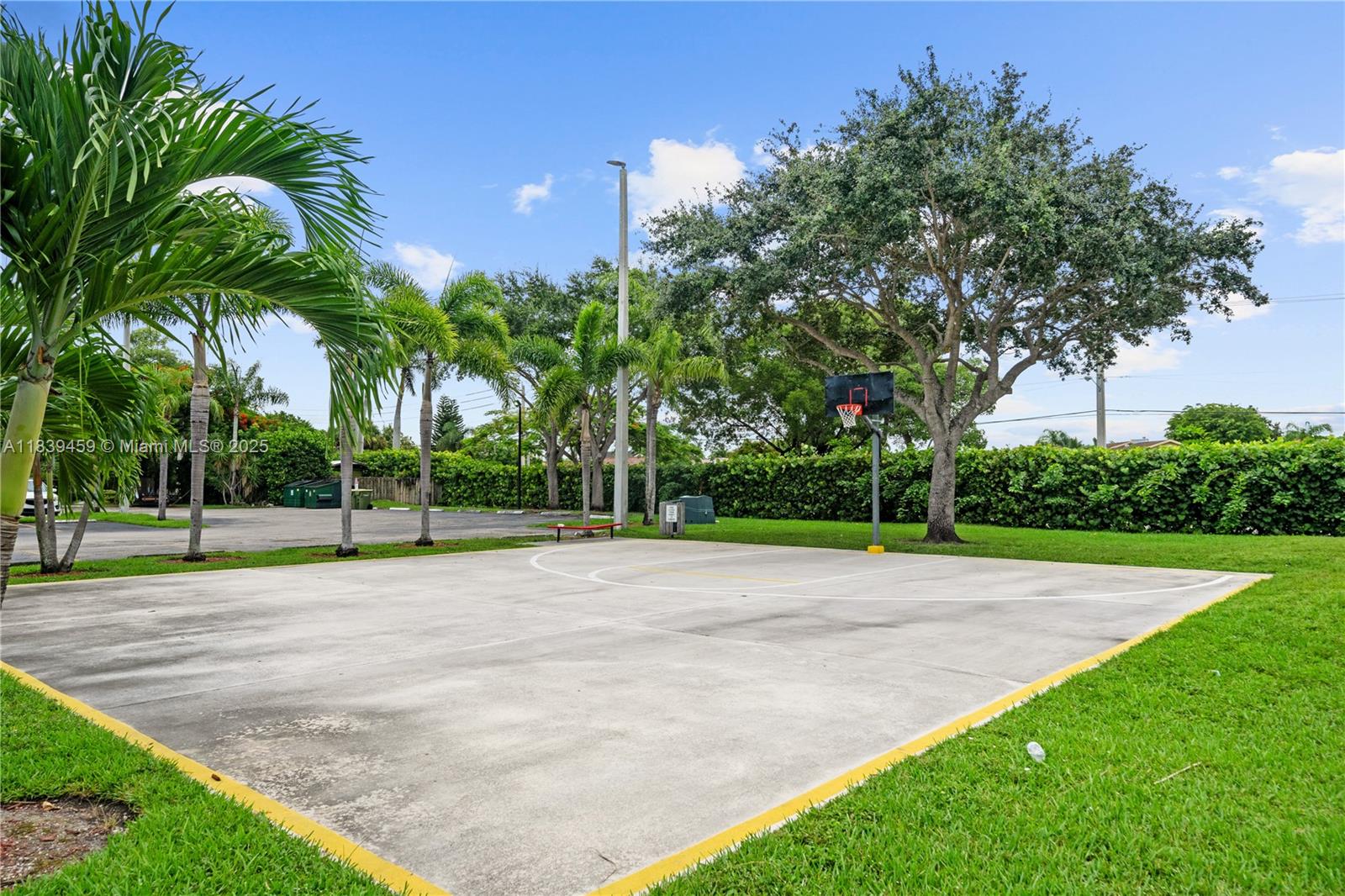 LAKESHORE CONDO 6 - Residential