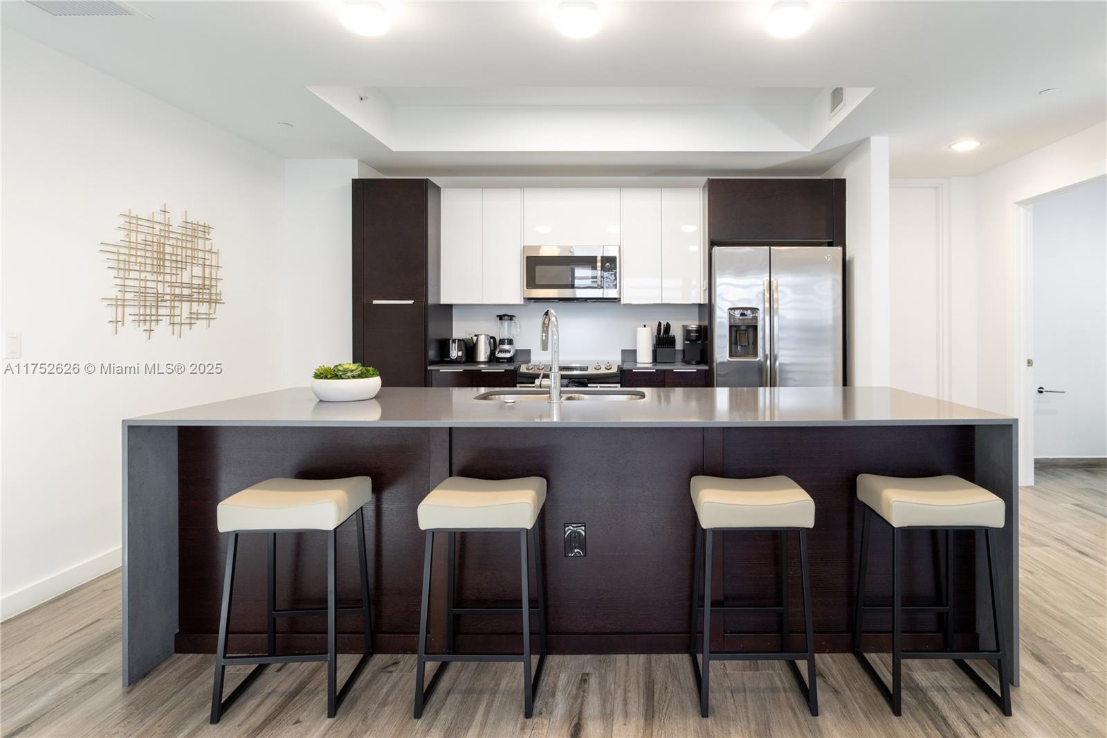 L'UCCELLO CONDO - Residential Income