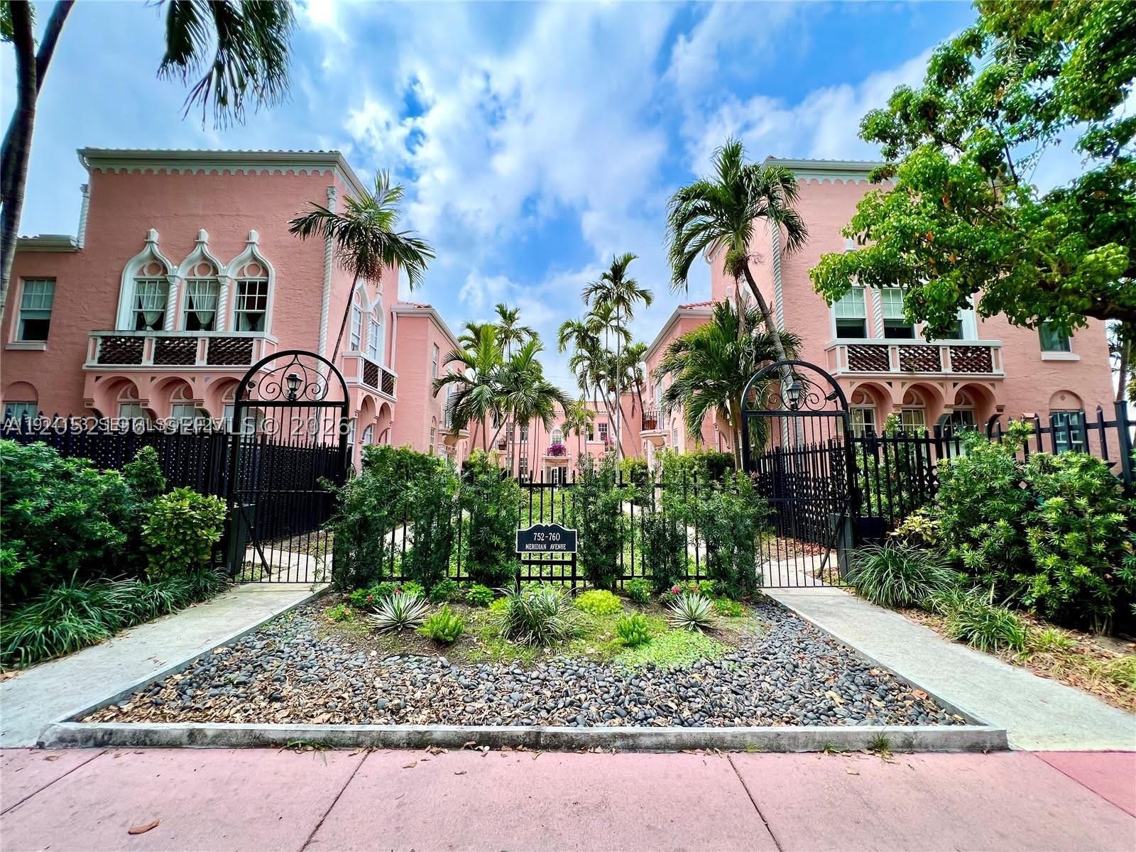 754 Meridian Ave 15