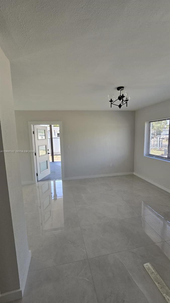 LAKESIDE MANOR - Residential