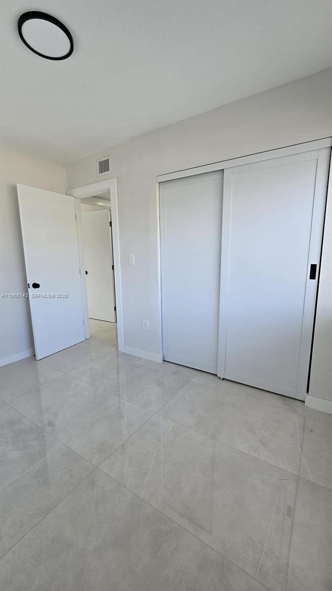 LAKESIDE MANOR - Residential