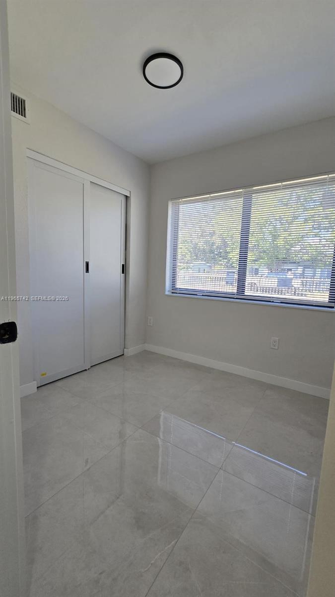 LAKESIDE MANOR - Residential