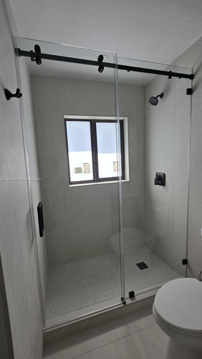 LAKESIDE MANOR - Residential