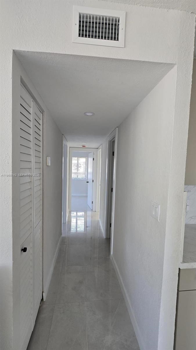 LAKESIDE MANOR - Residential