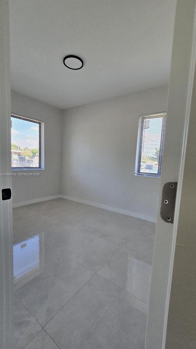 LAKESIDE MANOR - Residential