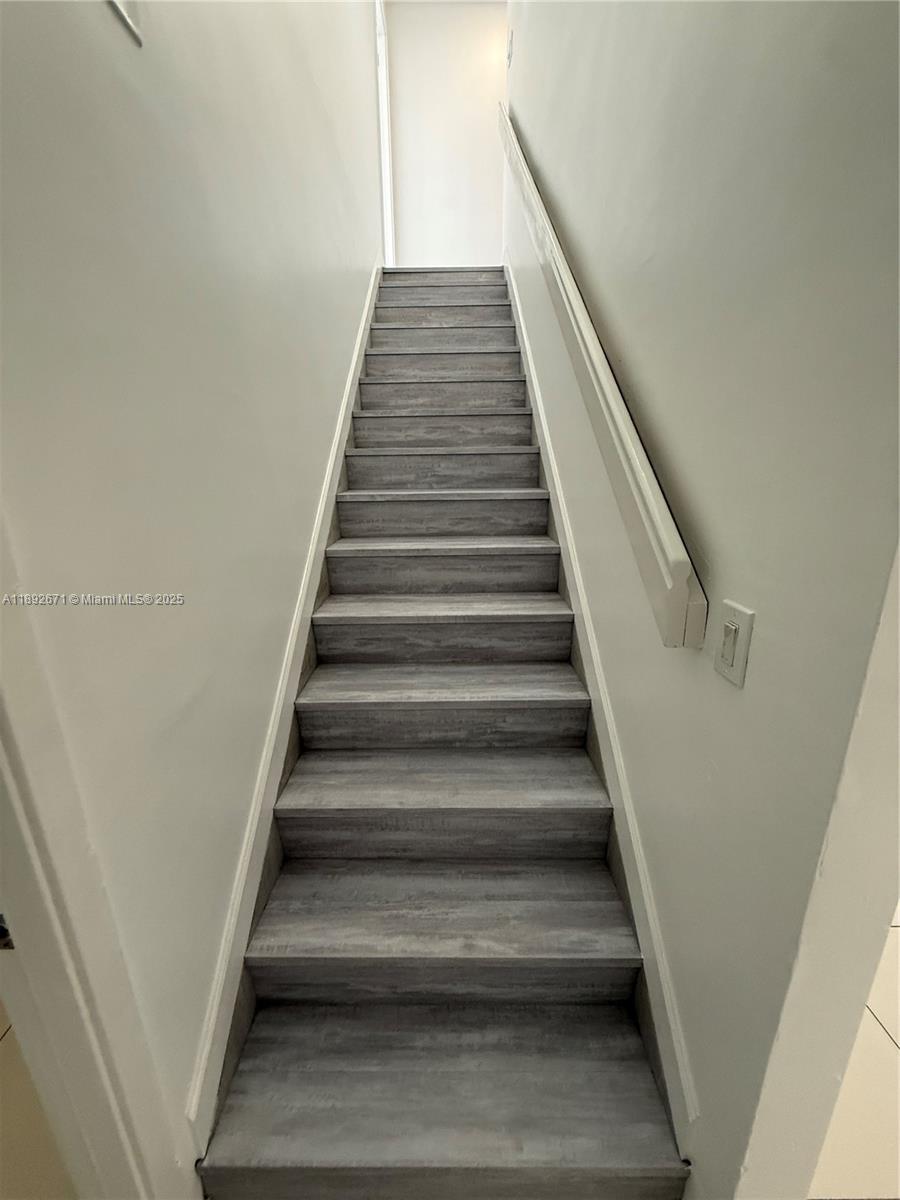 PARADISE GARDENS - Residential Lease