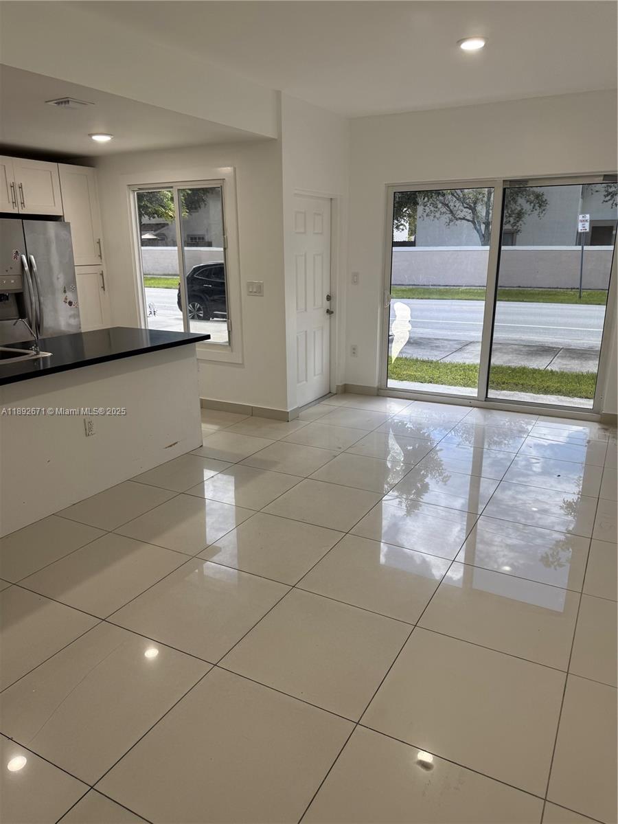 PARADISE GARDENS - Residential Lease