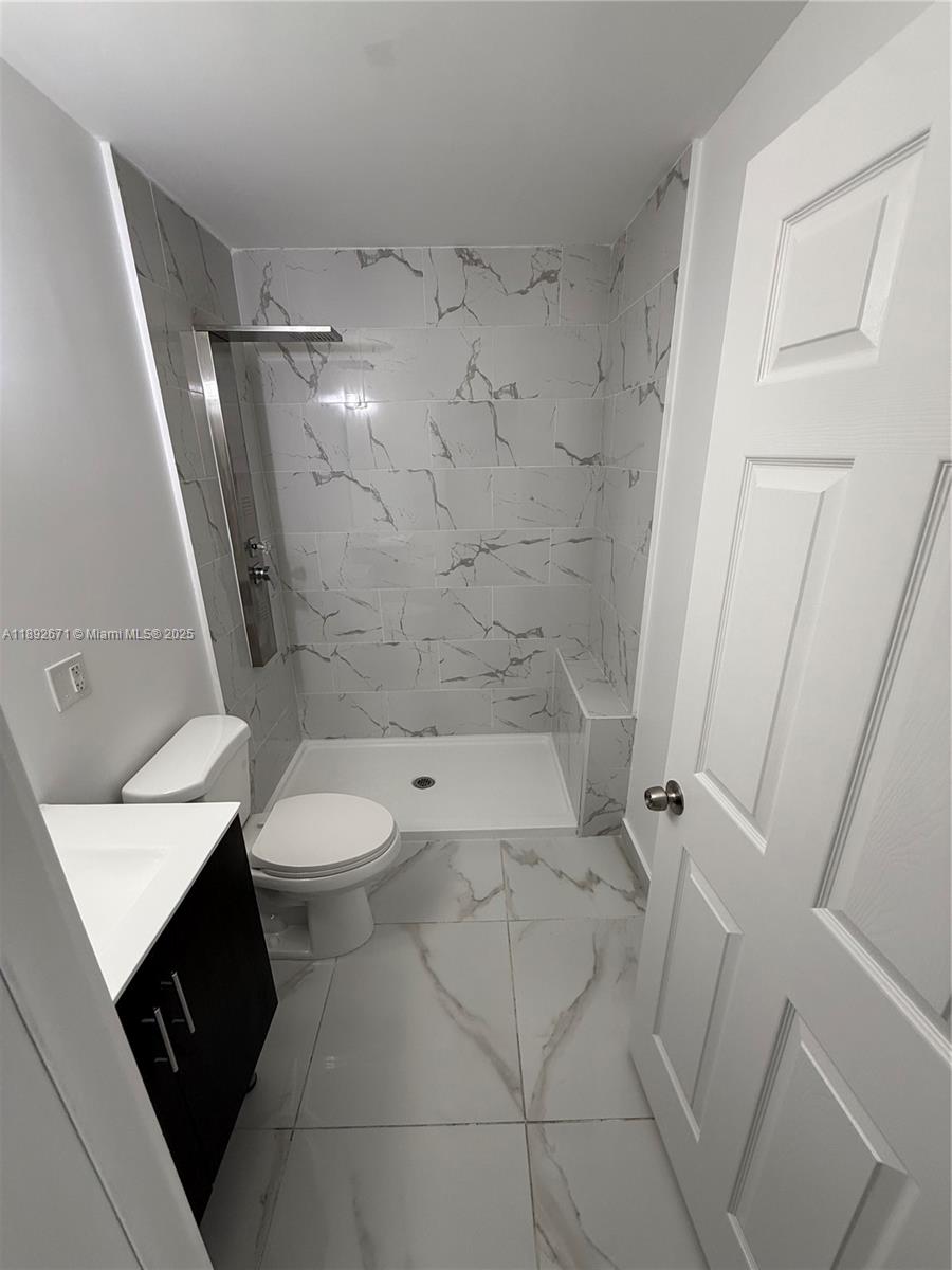 PARADISE GARDENS - Residential Lease