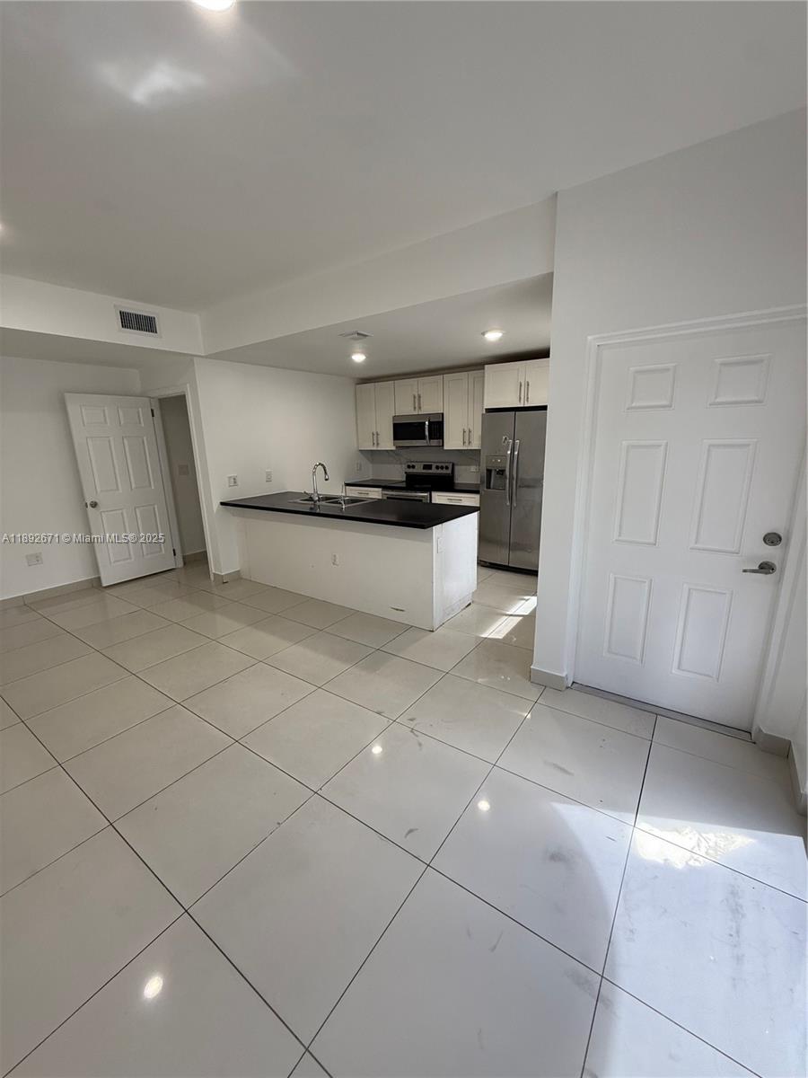 PARADISE GARDENS - Residential Lease