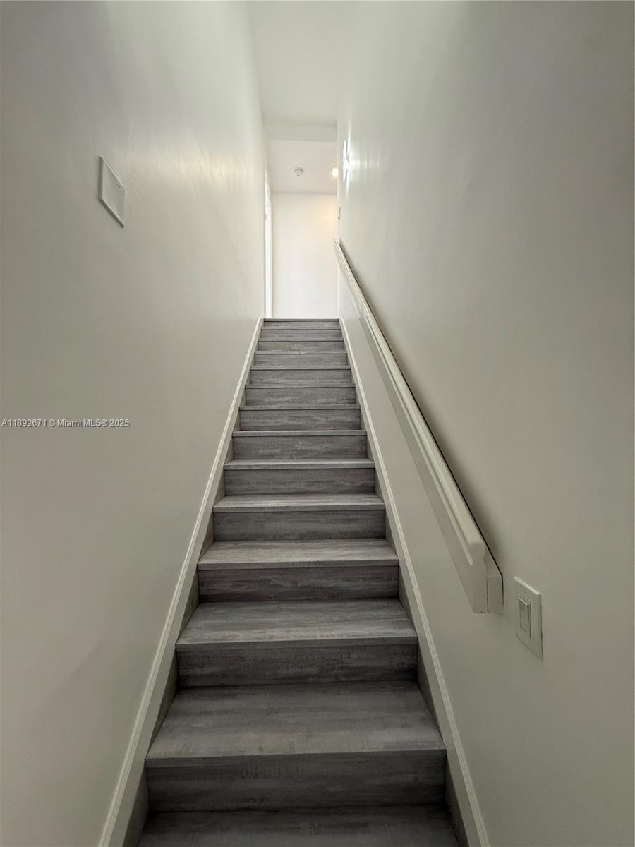 PARADISE GARDENS - Residential Lease