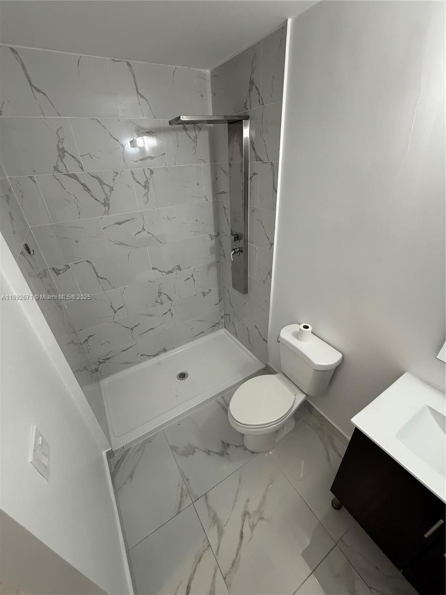 PARADISE GARDENS - Residential Lease