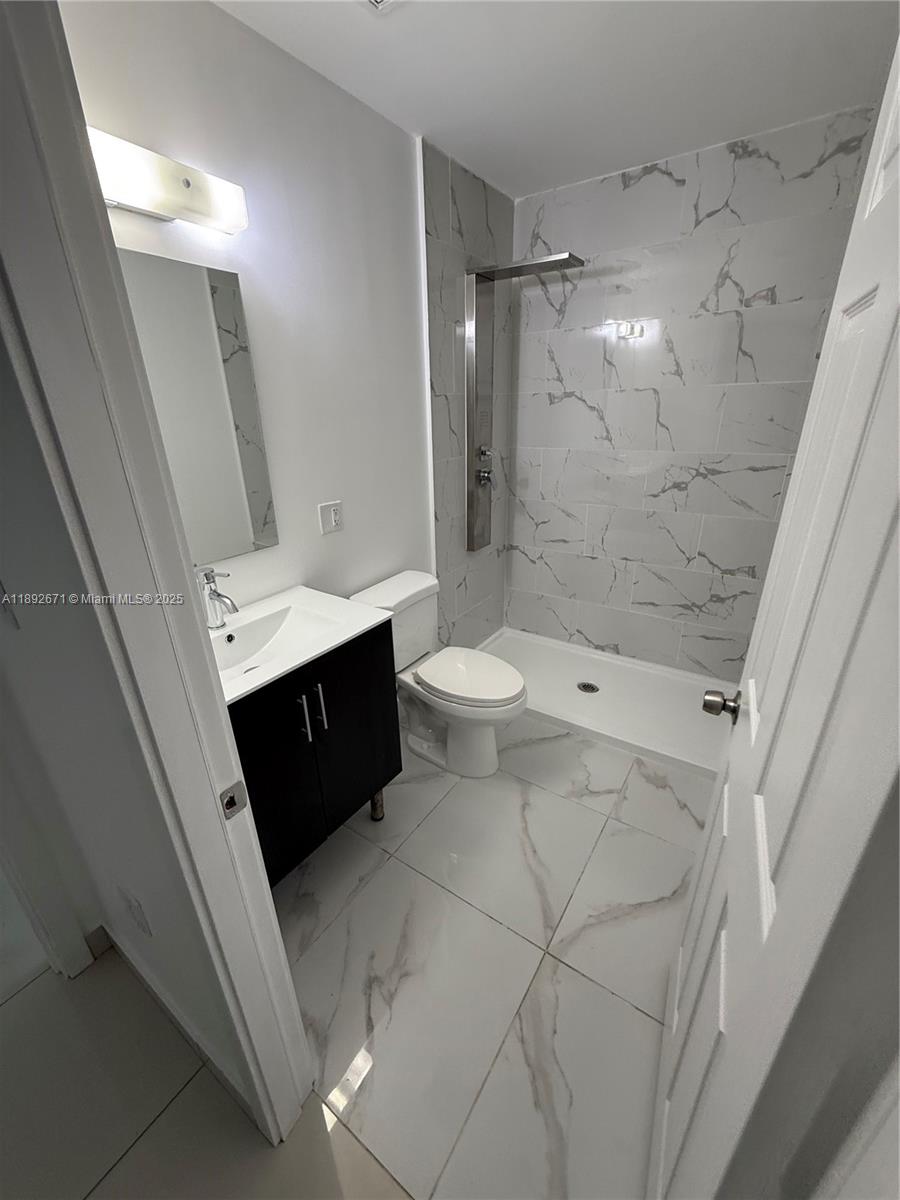 PARADISE GARDENS - Residential Lease