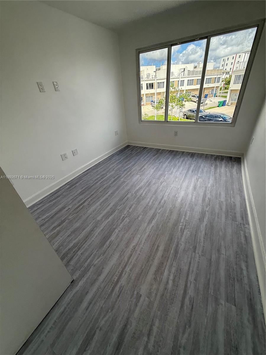 PARADISE GARDENS - Residential Lease
