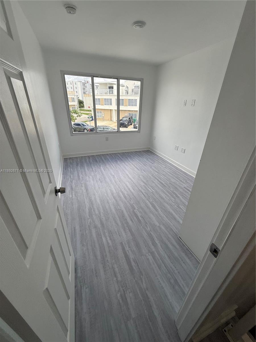 PARADISE GARDENS - Residential Lease