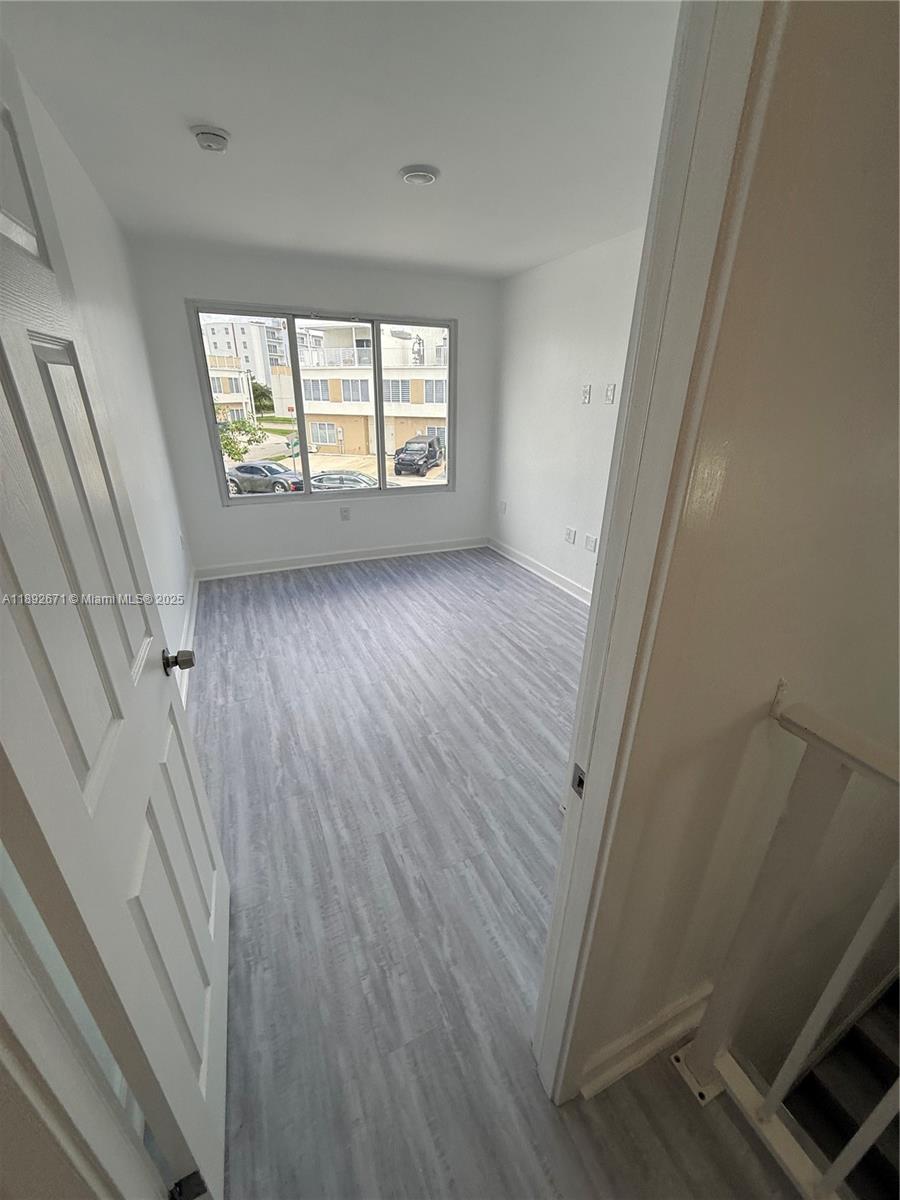 PARADISE GARDENS - Residential Lease