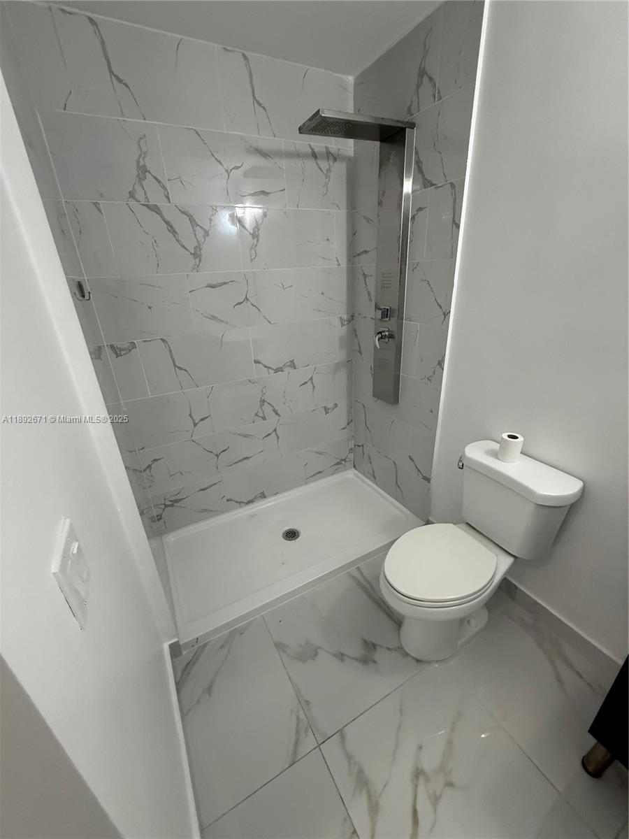 PARADISE GARDENS - Residential Lease