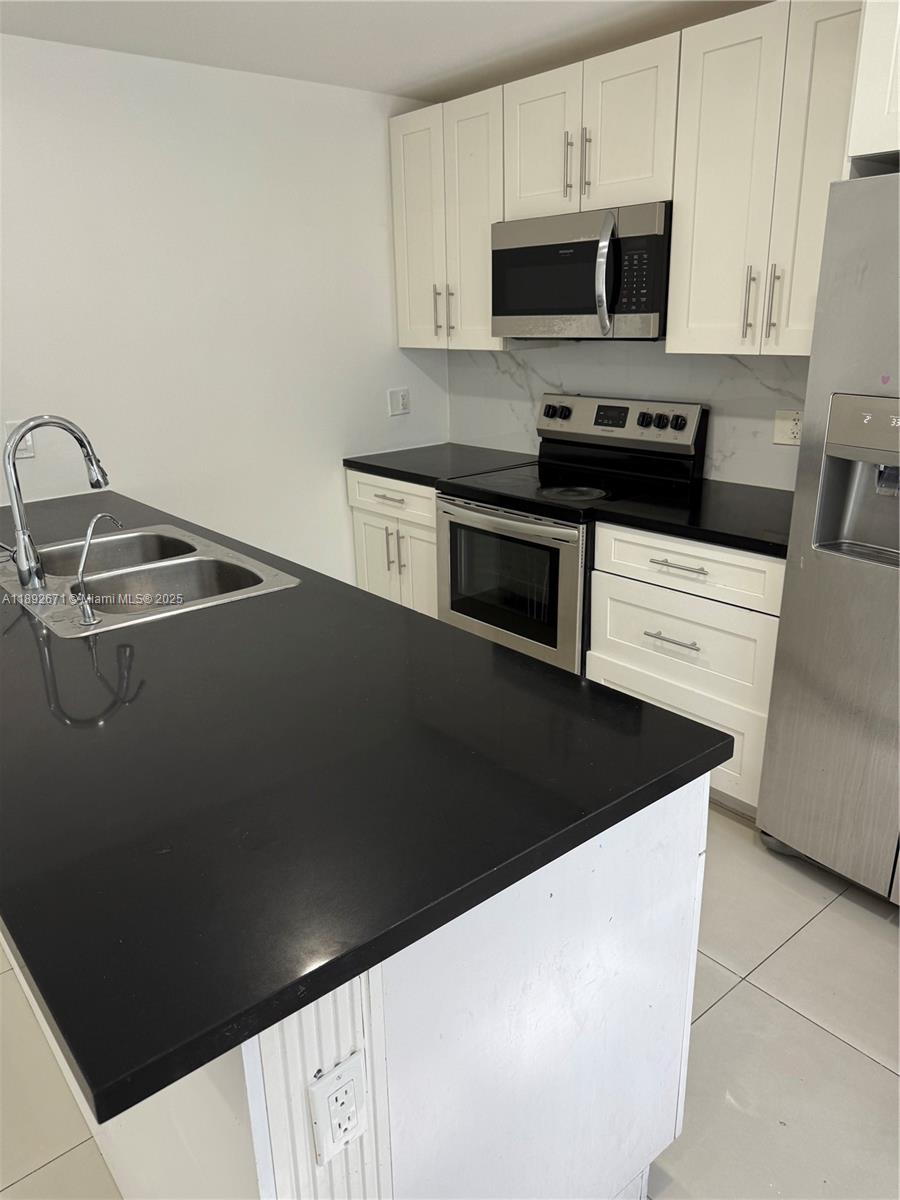 PARADISE GARDENS - Residential Lease