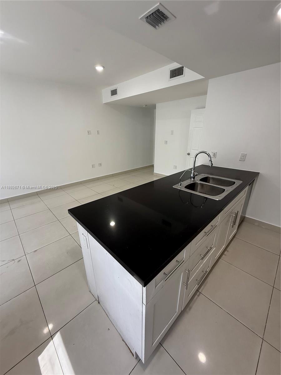 PARADISE GARDENS - Residential Lease