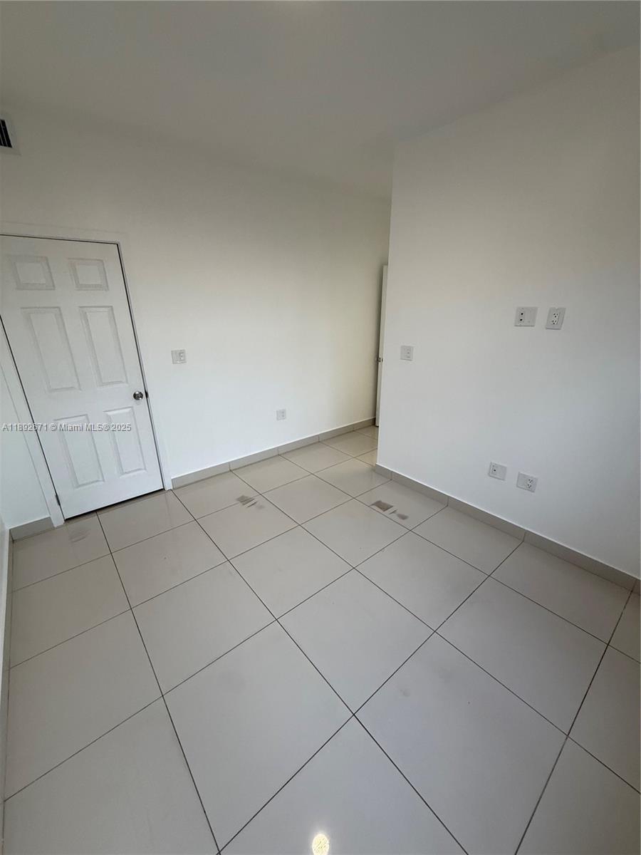 PARADISE GARDENS - Residential Lease
