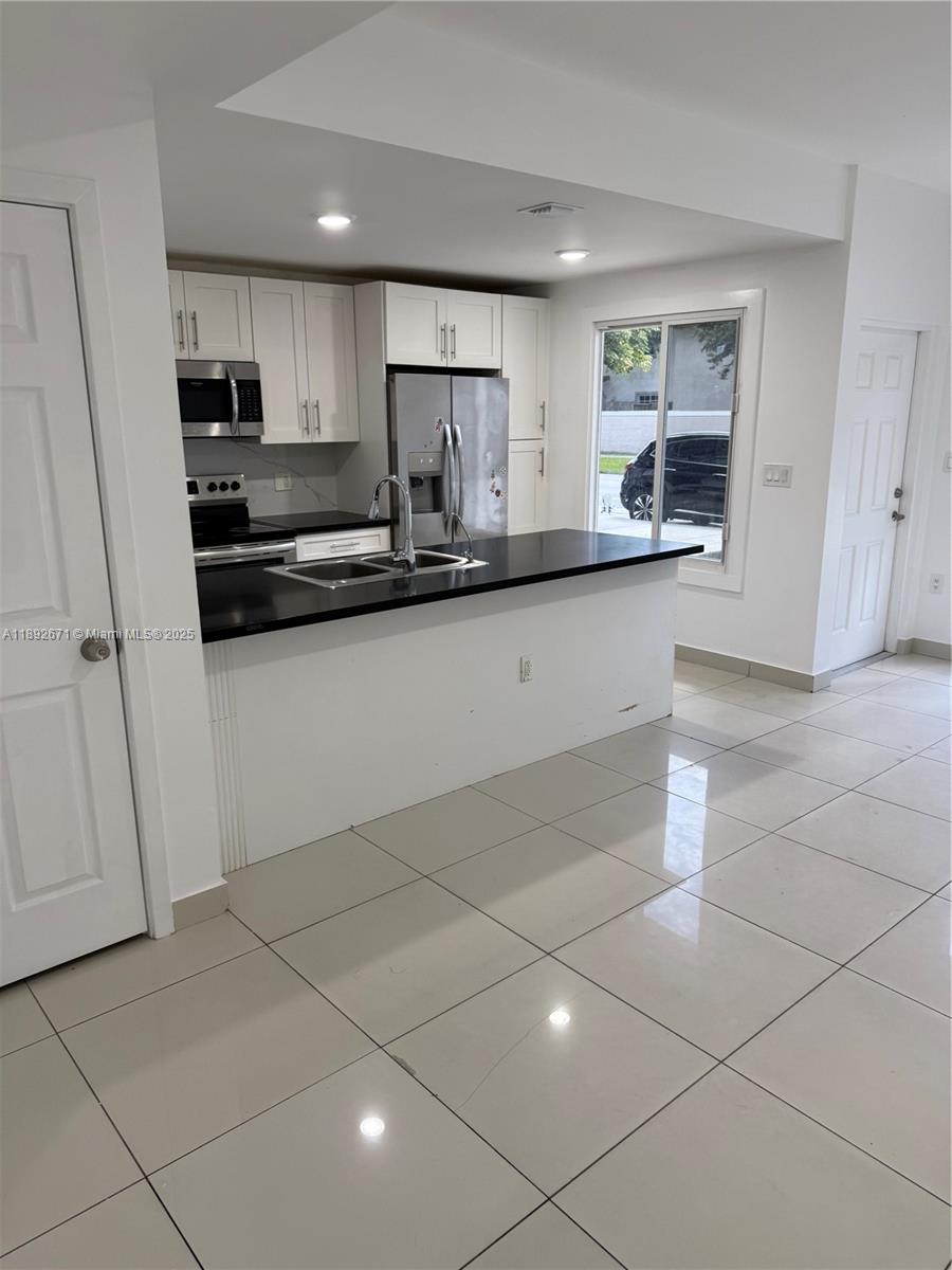 PARADISE GARDENS - Residential Lease