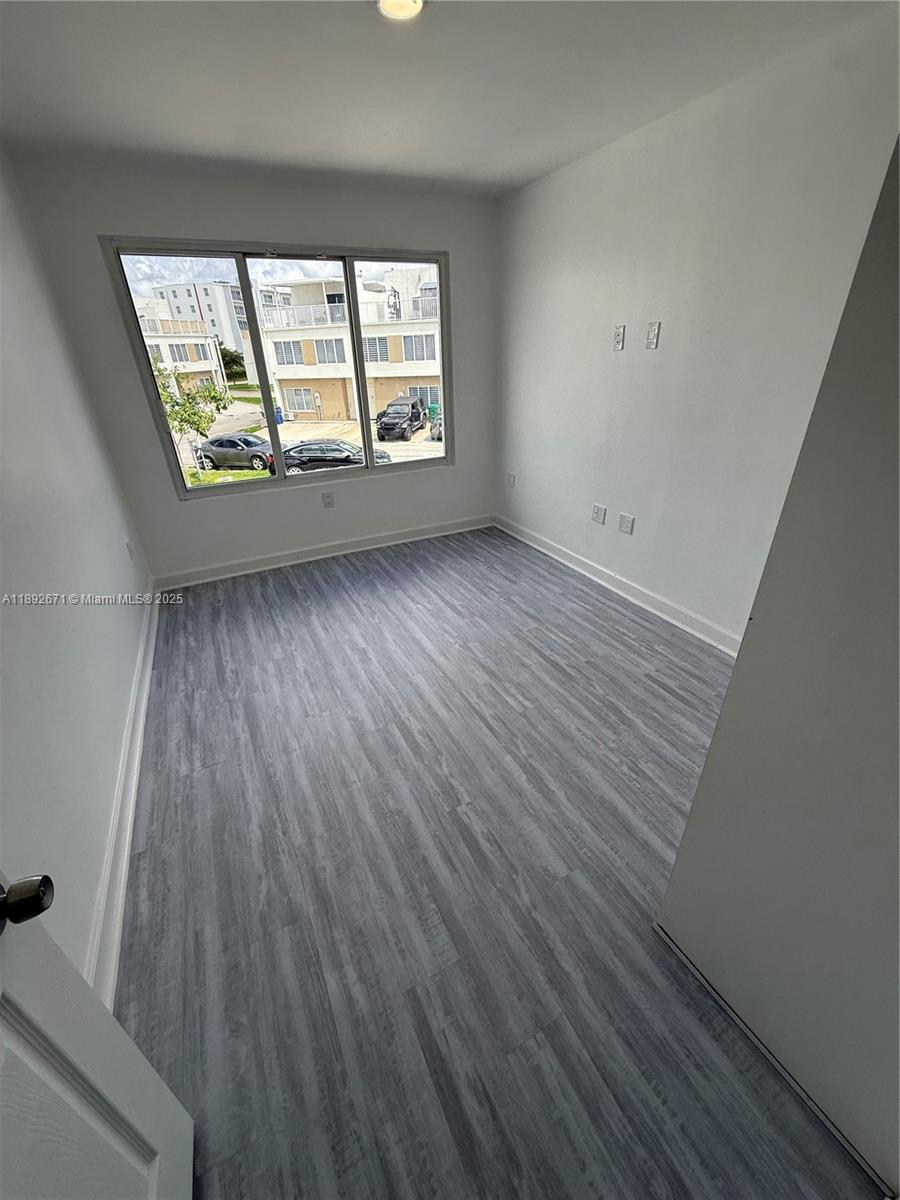 PARADISE GARDENS - Residential Lease