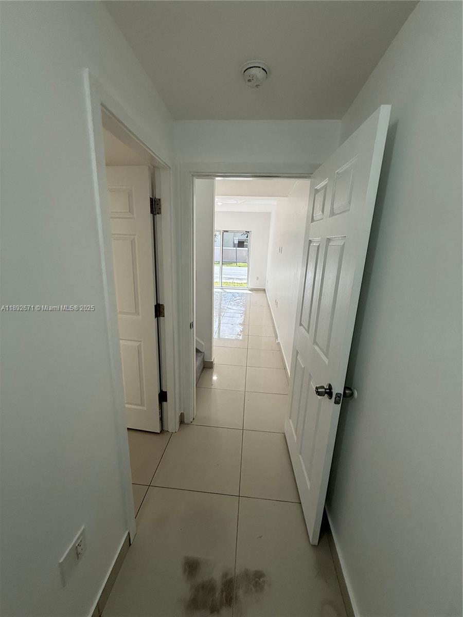 PARADISE GARDENS - Residential Lease