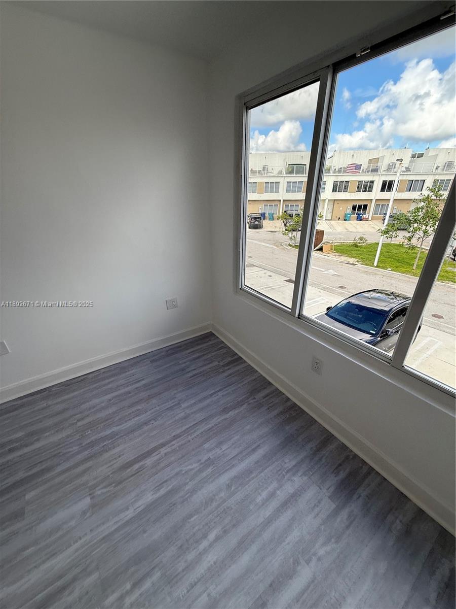 PARADISE GARDENS - Residential Lease