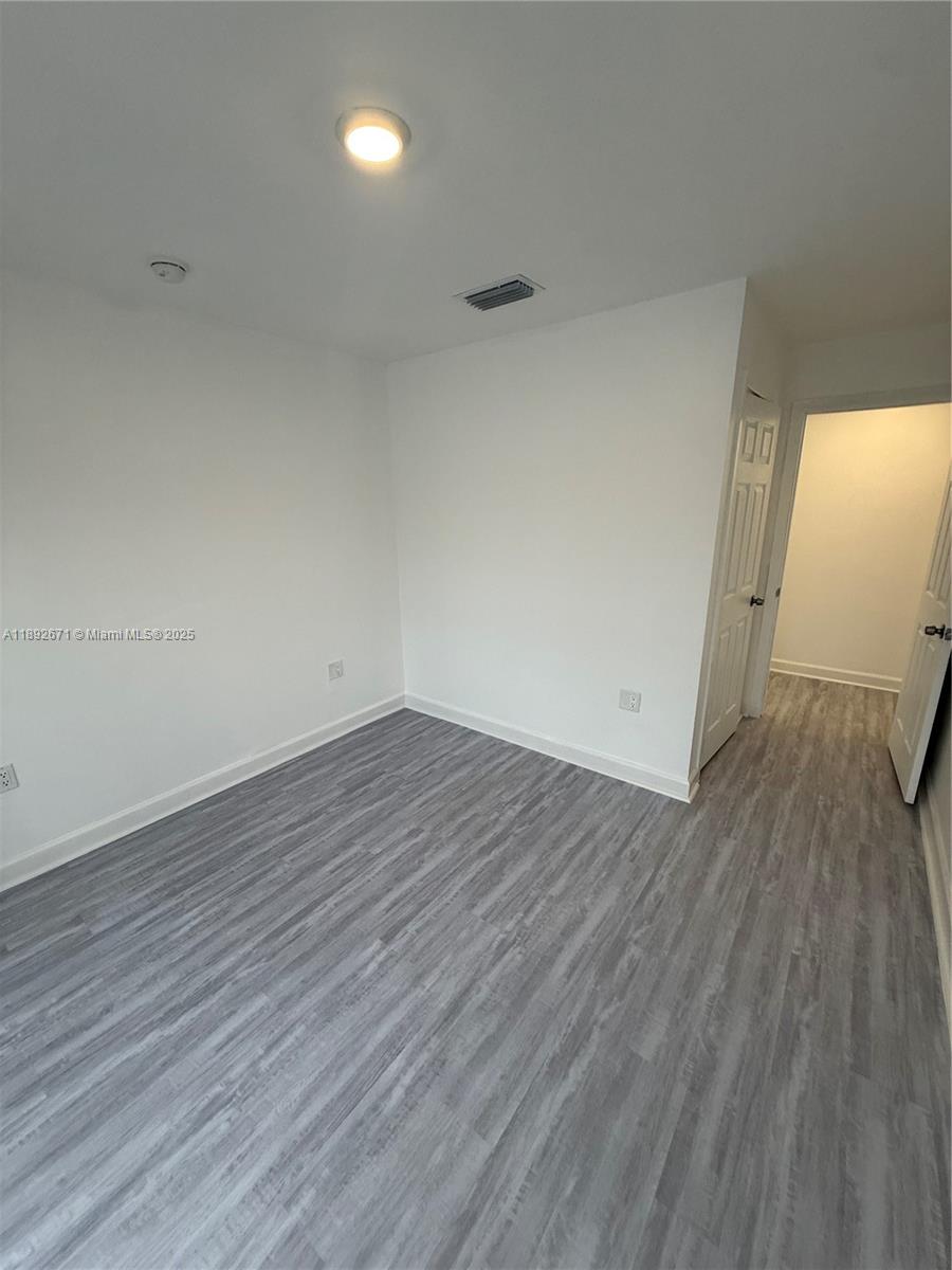 PARADISE GARDENS - Residential Lease