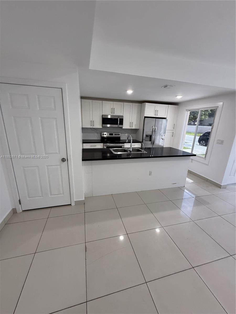 PARADISE GARDENS - Residential Lease