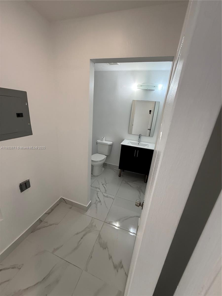 PARADISE GARDENS - Residential Lease