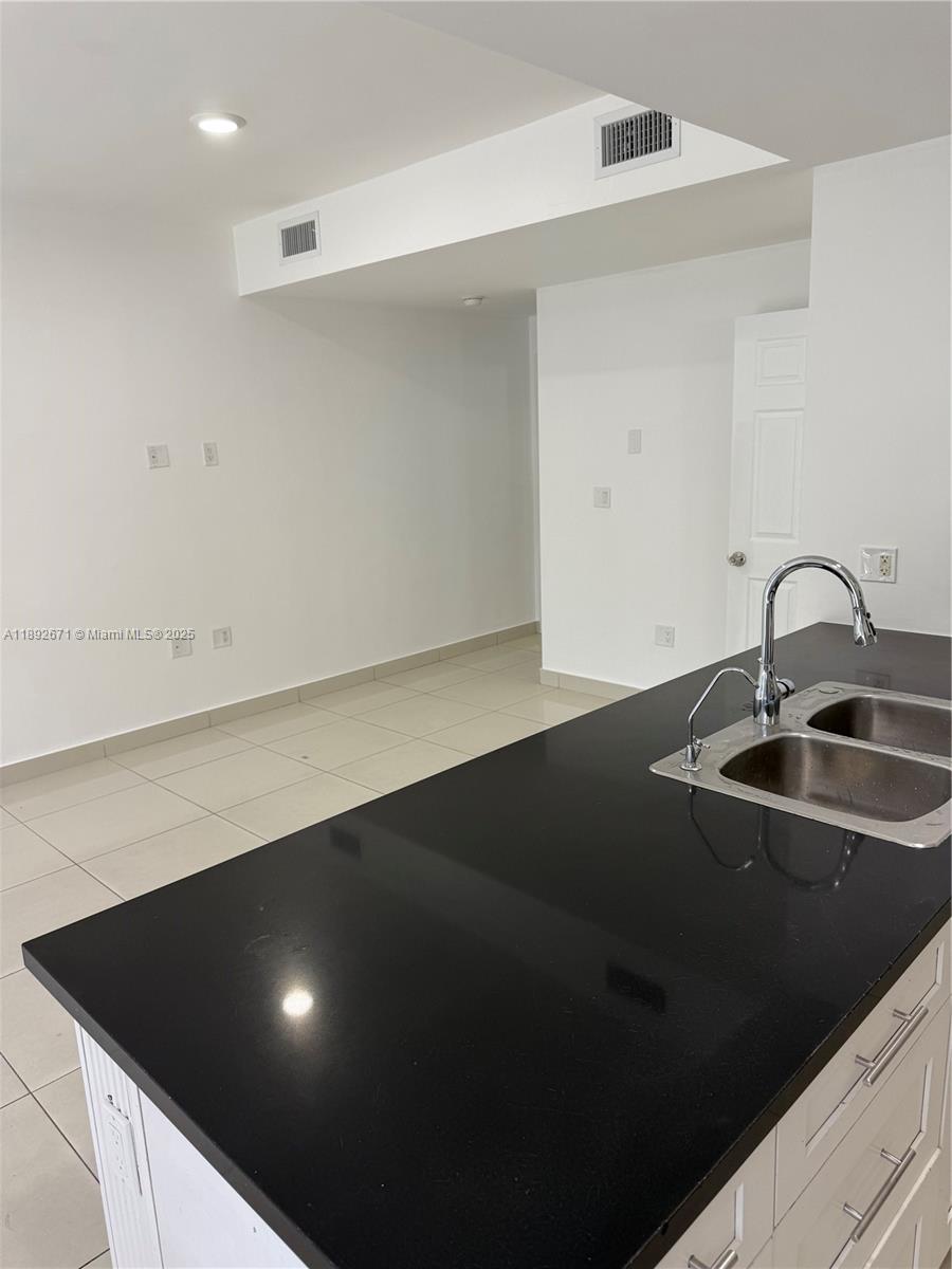 PARADISE GARDENS - Residential Lease