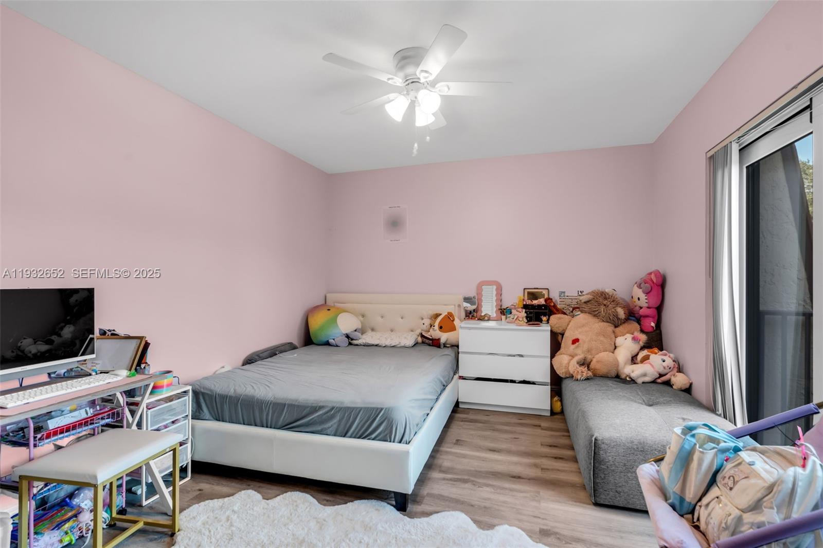 C H E ACRES - Residential