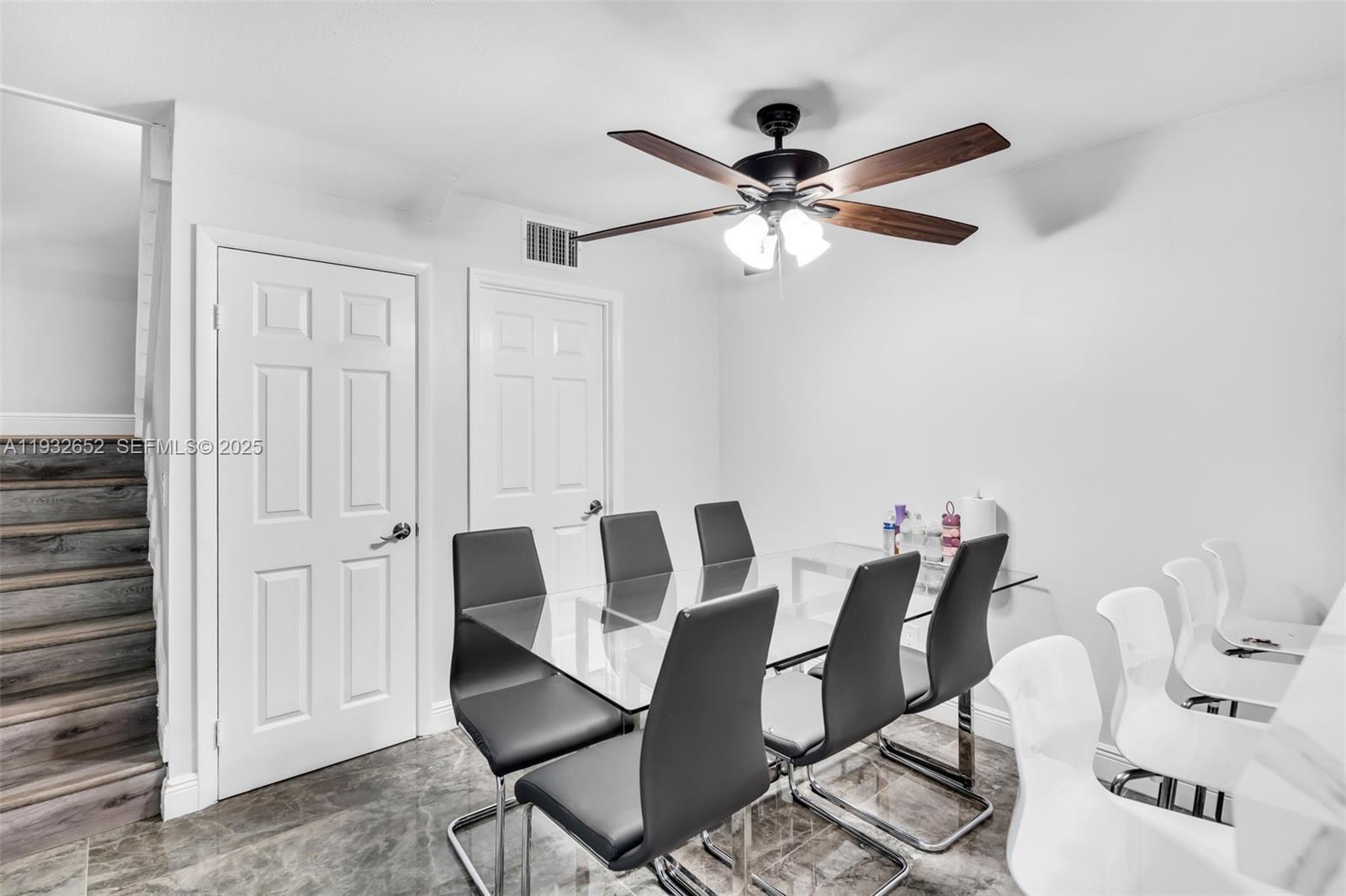 C H E ACRES - Residential