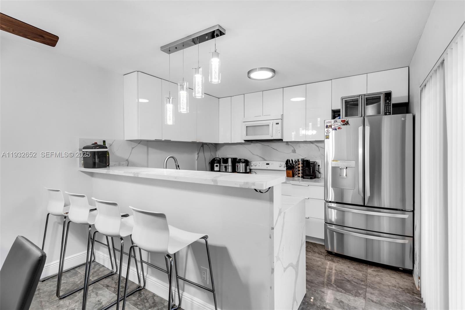 C H E ACRES - Residential