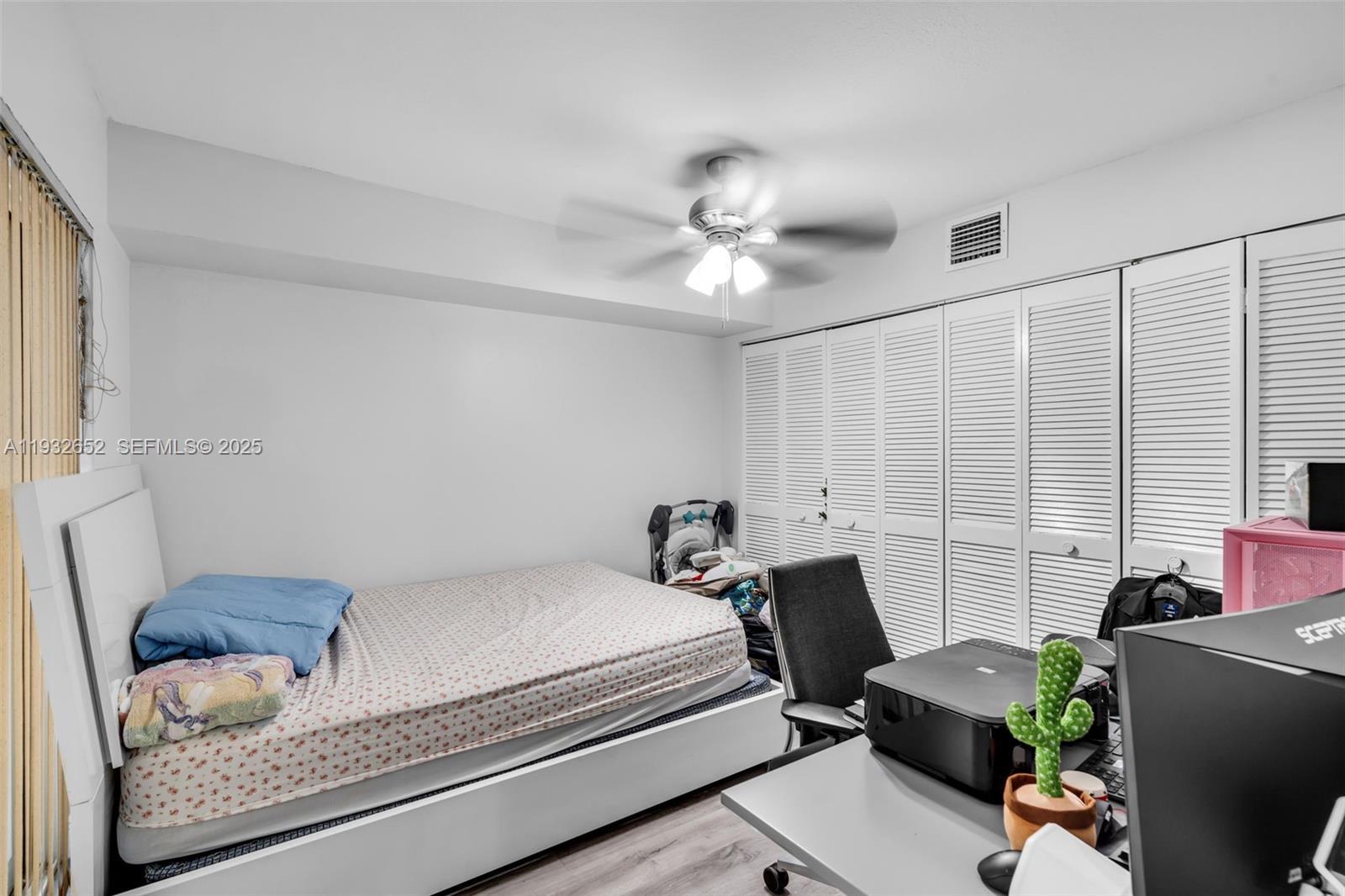 C H E ACRES - Residential