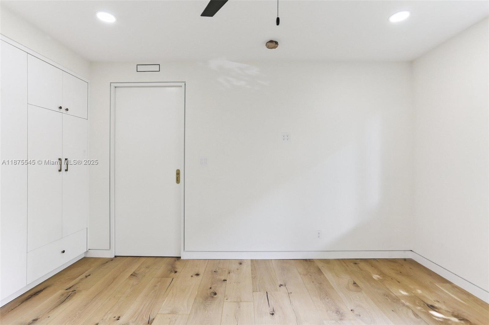 WATERS EDGE OF CORAL GABL - Residential