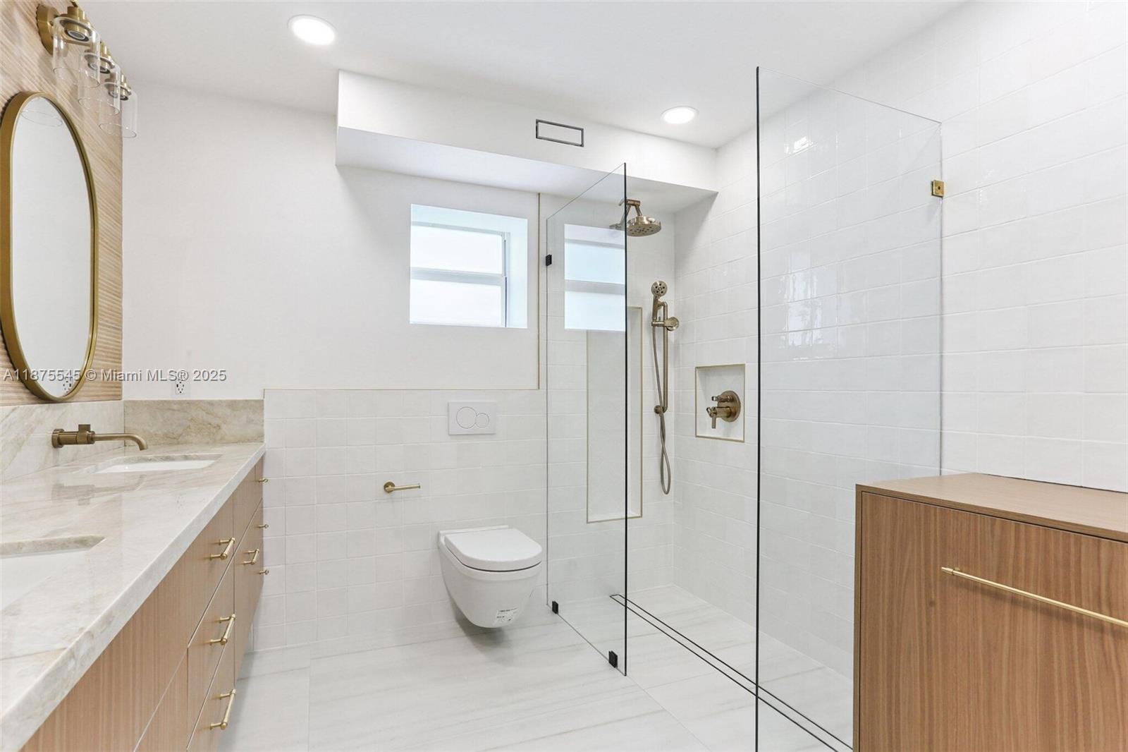 WATERS EDGE OF CORAL GABL - Residential